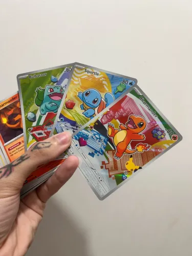 Parceiros Iniciais - POKÉMON CHARMANDER SQUIRTLE BULBASSAURO