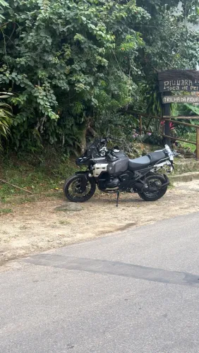 Bmw 1300 adv triple black com 2400 km