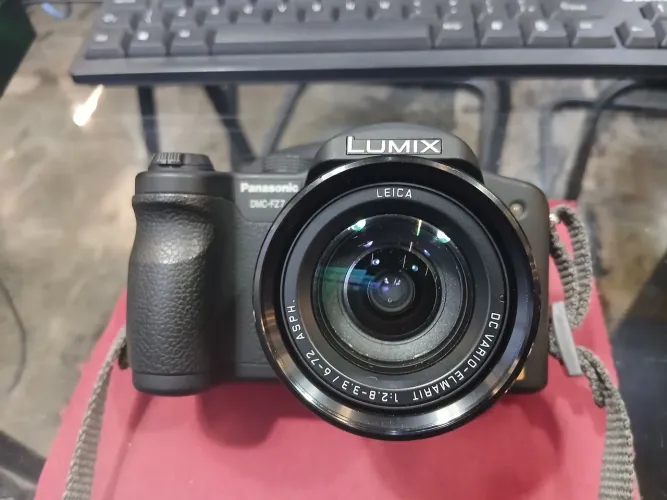 Vendo Máquina Fotográfica - Panasonic DMC-FZ7