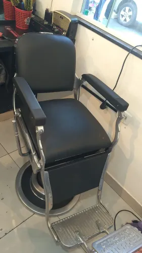 Cadeira retro antiga ferrante barbeiro!