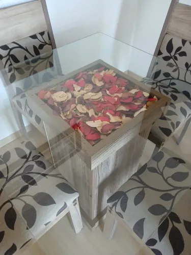 Mesa de jantar quadrada