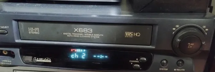 Vídeo Cassete HI HI Semp Toshiba com controle