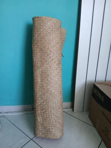 Vendo esteira de palha trançada para decoração junina