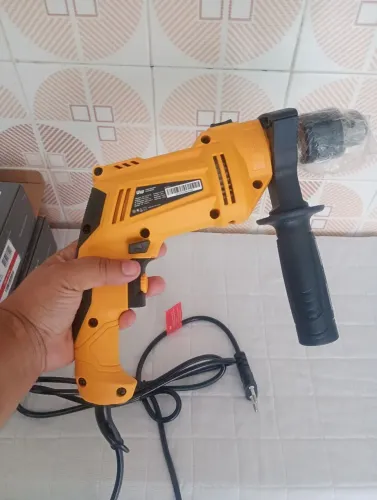 Furadeira e Parafusadeira de Impacto da Wap 700w de potência - NOVA