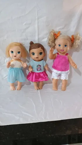 Trio de bonecas, baby Alive e litle MOMMY