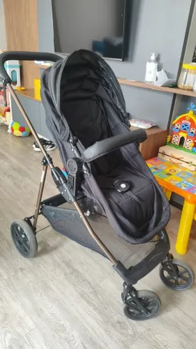 Carrinho de Bebê Moisés com Bebê Conforto Galzerano