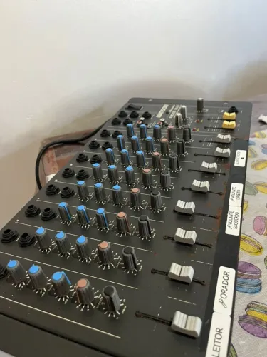 Mesa de Som Wattsom MXS 8 II + 2 Microfones de Brinde