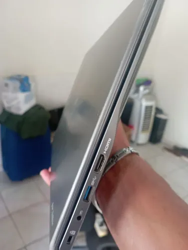 Positivo muito novo 4gb windows 10 c bluetooth só pega e usar leia abaixo não troco