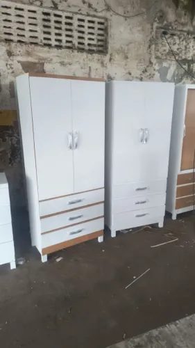 Guarda roupa solteiro direto de fabrica no bloco de madeira de 10