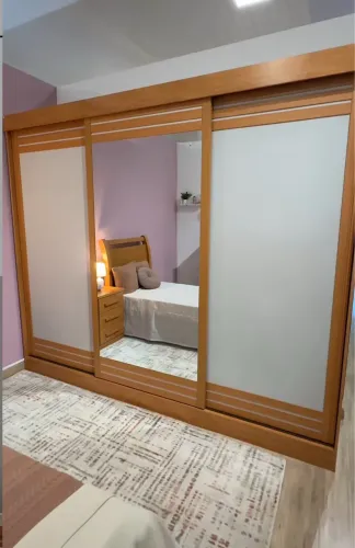 Guarda-roupa Nice Amêndoa/Off White 3 Portas 4 Gavetas Flex Larg. 2.70m Entrega Rápida
