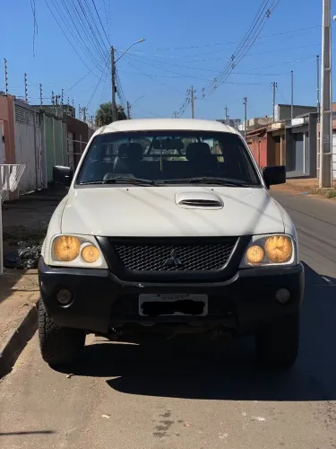 Mitsubishi L200 GL 2.5 4X4 CD Diesel 2010