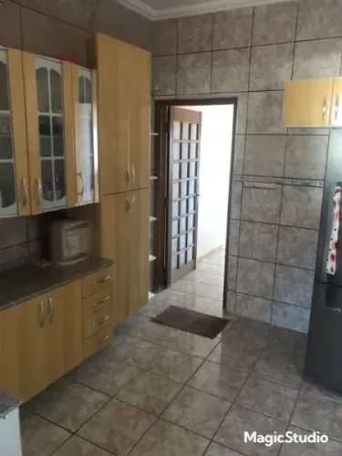 Sobrado com 3 dormitórios à venda, 330 m² por R$ 350.000 - Jardim Gurilândia - Taubaté/SP