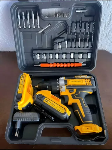 Parafusadeira/Furadeira Sem Fio 48V com 2 Baterias e Maleta