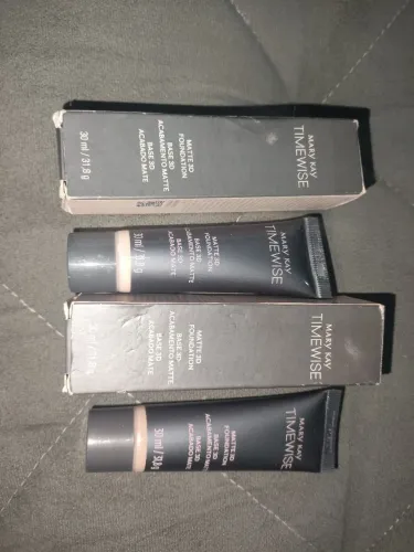 Base Mary Kay Nova .Beige C140 e Ivory C100.