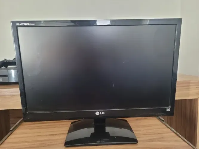 Monitor LG Flatron E2241 22 Polegadas + Adaptador Hdmi