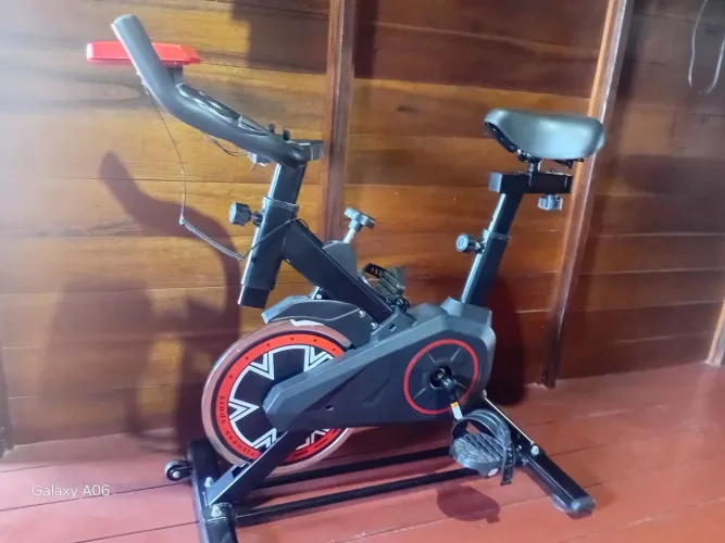 Vendo bicicleta ergometrica para fazer exercicio semi nova 500 reais