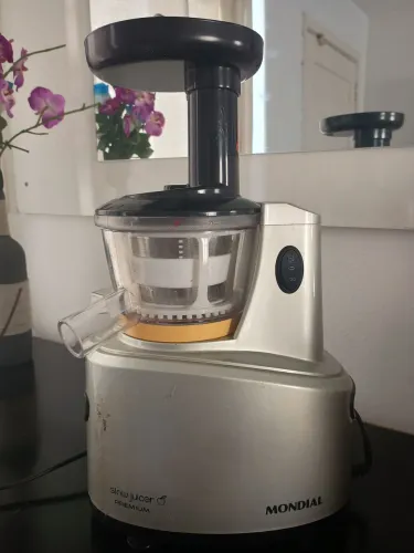 Slow Juicer Premium Mondial (Extrator de Suco de Prata)