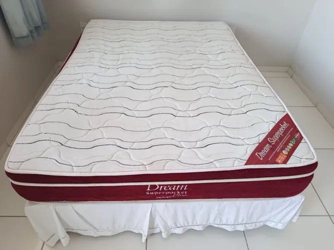 Cama casal Ortobom dream superpocket, colchão lavado a seco. Super confortável!