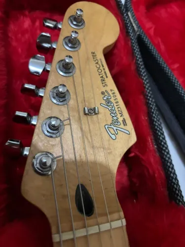 Guitarra Fender