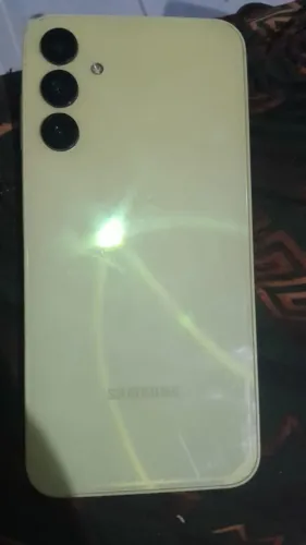 Vendo A15 semi Novo 128 Gigas , só está com um pequeno problema no alto falante ...