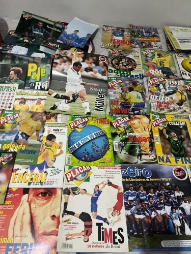 Coleção de revistas antigas de futebol + pôsteres