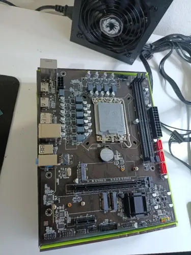 Placa mãe h610 12 geração intel ddr4