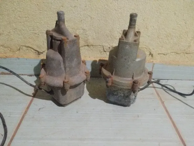 2 bombas submersa p aproveita peças.