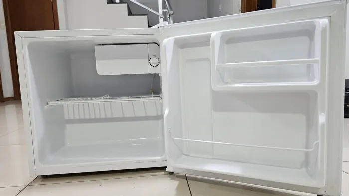 Frigobar Philco 45L PFG50B Branco - Apenas 1 Mês de Uso