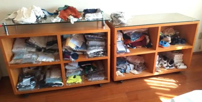 Roupas e sapatos de bebês do zero até os quatro anos. Usadas e novas a escolher.