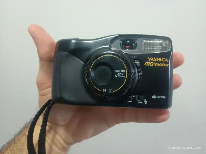 Câmera yashica MG MOTOR *raridade lindissima*