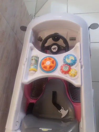 Vendo Kombi de empurrar ou pedalar em ótimo estado de conservação com todos os acessórios 