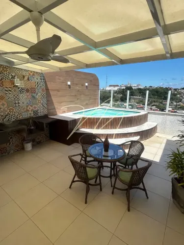 COBERTURA DUPLEX 4 SUÍTES COM PISCINA PRIVATIVA E VISTA PARA O MAR À VENDA EM ILHÉU
