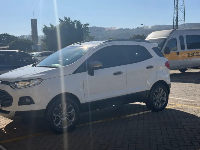 Ford Ecosport Freestyle 1.6 16V Flex 5P 2015