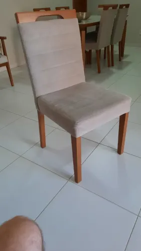 Conjunto de cadeiras de madeira maciça, estofadas, 06 unidades