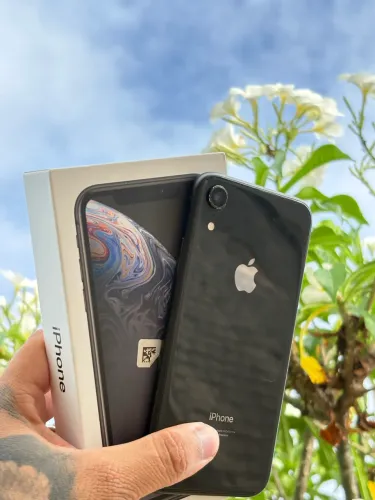 iPhone XR 128gb caixa e garantia de loja 