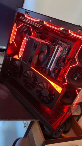 PC GAMER RYZEN 7 5700X + RX 9070XT + 32GB DE RAM