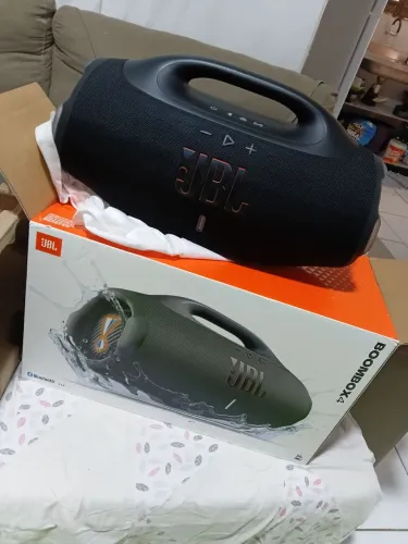Caixa de som JBl Bombox 4