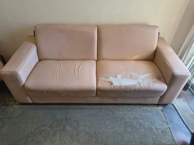Conjunto de Sofás + Poltrona - Precisa de Reparos - Ótima Estrutura
