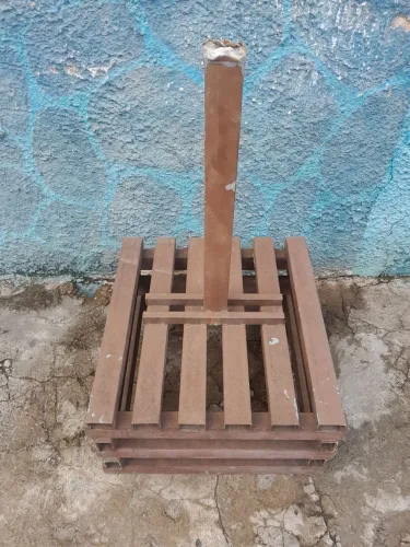 Lixeira de Ferro Fundido sem Pedestal 0,60x0,60x0,30x1,00