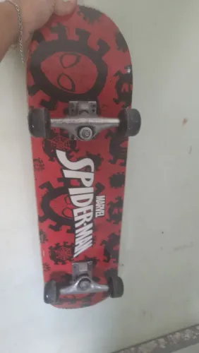 Skate infantil do homem aranha