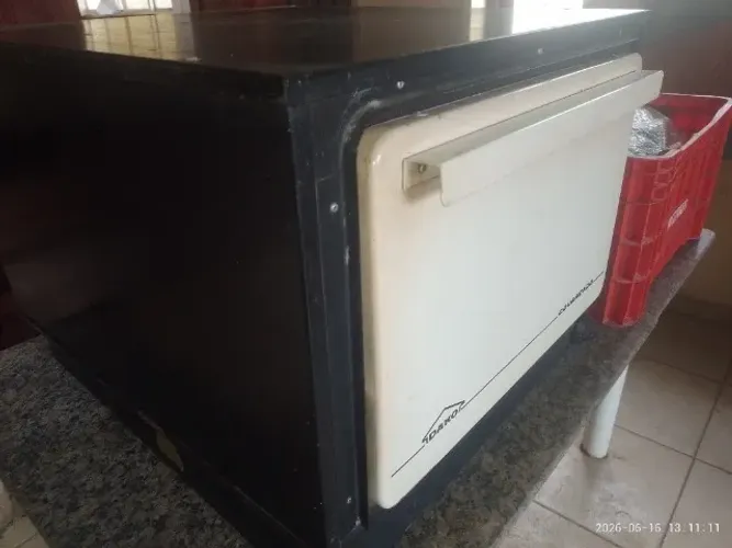 Forno industrial a gás Dako, couraçado, em otimo estado