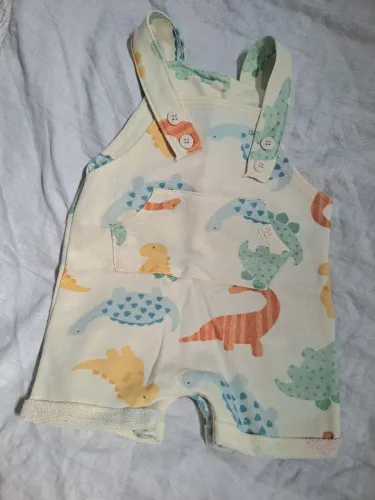 Jardineira infantil