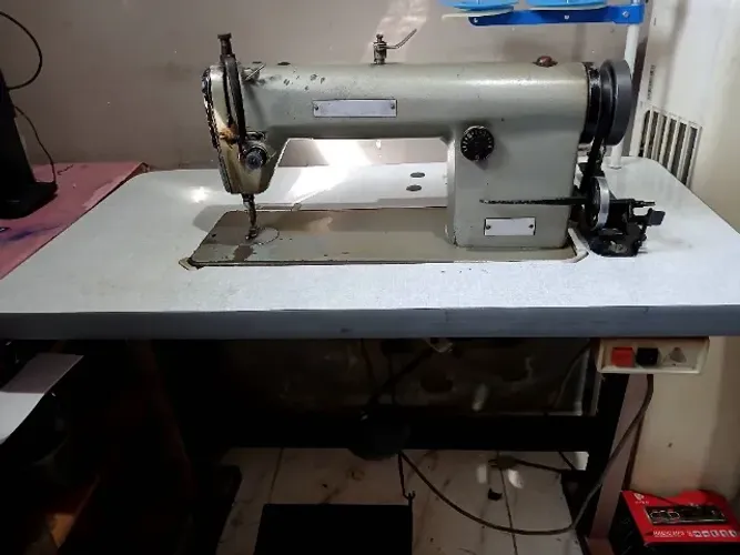 Maquina reta industrial
