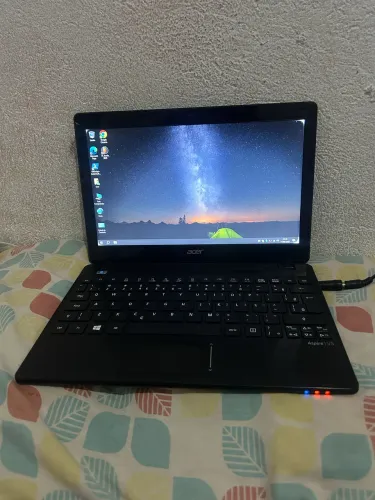 Netbook acer aspire v5