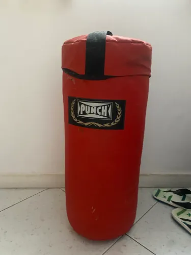 Saco de Boxe PUNCH 90CM + Barra fixa 