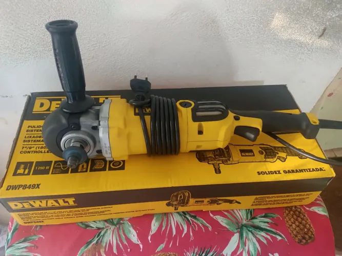 Politriz Dewalt 220