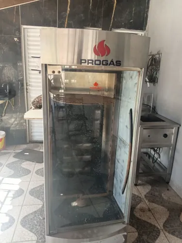 Máquina de assar frango