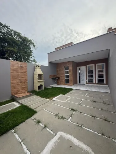 Oportunidadee casa com 2 Quartos | Quintal | 2 Vagas de Garagem