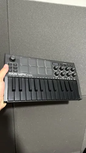 AKAI MPK Mini MK3 Black | Controlador MIDI | Home Studio