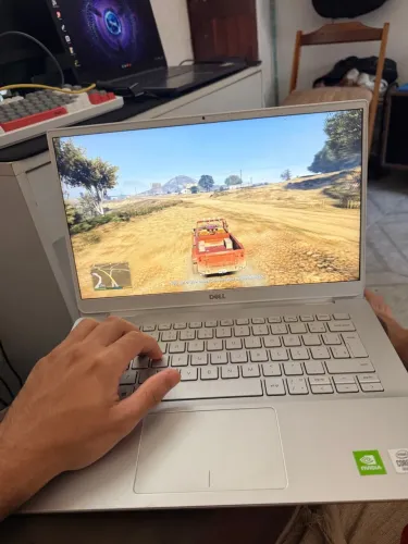 Notebook Dell Inspiron (Placa de Vídeo Dedicado)